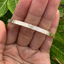 Load image into Gallery viewer, Hunny Acre Bangle Design 3
